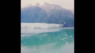 Glacier 1000 meters from the ship Ледник в 1000 метрах с корабля