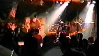 08  Papa Roach   Thrown Away Live at CBGB, New York City04