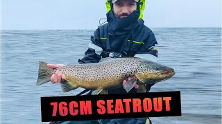 Fight with 76cm seatrout  / 76cm meritaimenen väsytystä