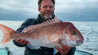 hand lining a Fish Snapper ! Fire Up Fisho's!