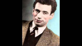 Yves Montand - Premiers pas