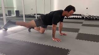 Strengthening the core with kneeling hip circles