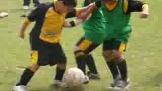 FUTBOL DE NIÑOS (GOL DE MIGUEL ANGEL)