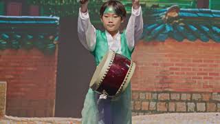 엉덩이 어깨 들썩들썩, 10살 남자아이 진도북춤! 미국생활! / Korean traditional Jindo drum dance by 10yr old boy~