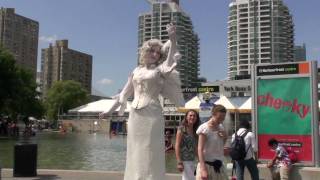 Toronto HD - Street Performer - Angel Mime