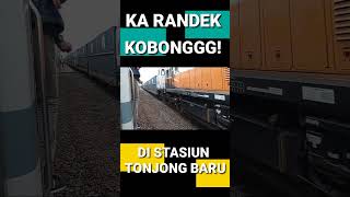 KA RANDEK KOBONGG!! MELINTAS LANGSUNG DI STASIUN Tonjong Baru #shorts