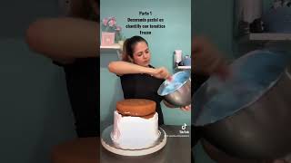 Parte 1 Decorando pastel de chantilly 🙌 #pasteleria #tutorial  #shorts #shortvideo #betun #cake