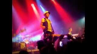 Sum 41 - We will rock you (Bordeaux, 12.07.12)