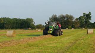 John Deere 7530 &Welger RP245