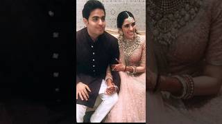 Aakash Ambani With His Beautiful Wife Shloka Mehta #shloka #aakash #viralvideo