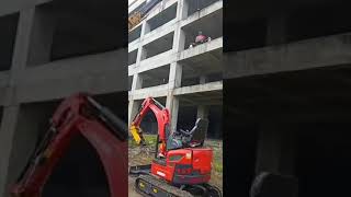 China brand Demolition machinery OULIDE mini excavator, demolishing walls in building construction