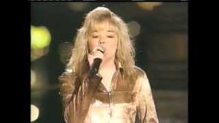 Leann Rimes 'Blue' live concert performance