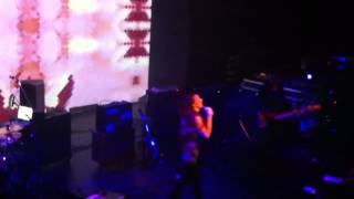 Chrysta Bell -  Intro (I Die)  - Real Love  (Live 15-12-2012 @ Paard van Troje)