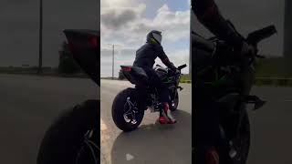 KAWASAKI NINJA H2R ROARING ON ROD