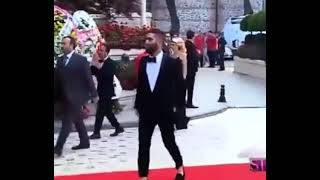 Arda Turan Kırmızı Halıda Yürüyor