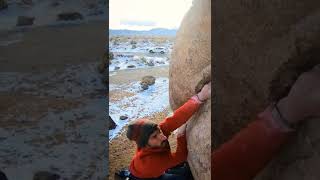 Snowy Joshua Tree Bouldering #shorts #bouldering #climbing #rockclimbing #joshuatree