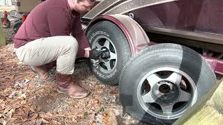 How to Change a Trailer Tire