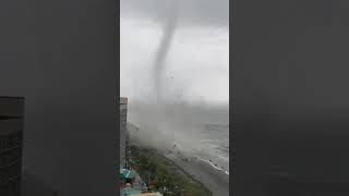 Tromba marina se convierte en tornado en myrtle Beach   25sep