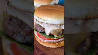 Bacon garlic burgers with homemade burger sauce! Link in comments. #foodreels #burgers #burgersauce