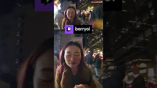 🇺🇸 NYC - People are so busy here | berryoi on #Twitch