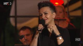 Amira Medunjanin - Jutros mi je ruža procvjtala - Live