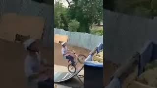 Baru pertama belajar backflip sepeda bmx #backflip