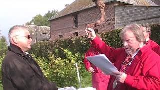 Patrick Decroix parrain d'un pied de vigne du Clos Gerberoy le 22 octobre 2011.