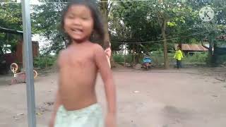 ស្រីស្អាត លេងបាល់ទះ sis and brother play baseball 2020