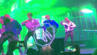 (FELIX FANCAM)  Stray Kids - District 9 / 190802 Berlin