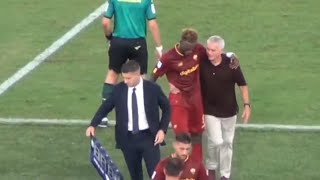 Jose Mourinho walks off with Tammy Abraham after his substitution 🧡😃🔥