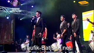 Taufik & Other Spore Artistes @ Anugerah Planet Muzik 2011