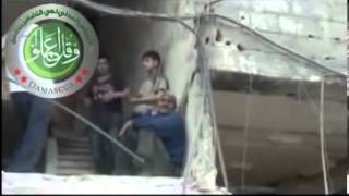 Syria a word with a citizens in progress in the Yarmouk after the rocket