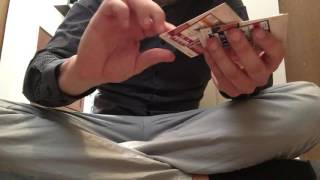 Opening a box of Panini Contenders 2011 basketball