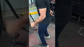 Dekho sb mere tricep cable workout kesa hee 💪#subscribetomychannel #viral #trending #youtube #gym