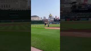 Babyfaceray throws his first pitch at the tigers in Detriot #babyfaceray #detroit #viral