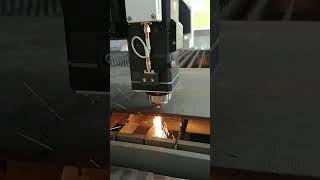 3000w laser cutting machine cutting 10mm carbon steel