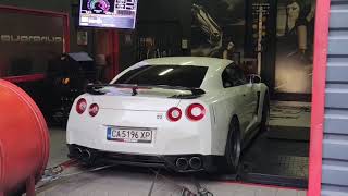 Shop R35 dyno run