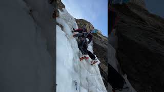 Putting some ice screw on Pyrénées ! 🧊⛏️