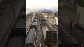 Drag Race trenes rumbo al norte  un cargado y un vacíllaje  #mexico #ferrocarril