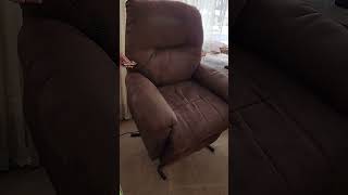 power recliner on K-Bid online auction closing 04/26/23