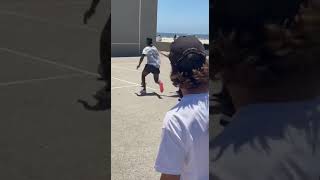 Kobbie Mainoo Showcasing Skills During a Street Football Game on Venice Beach 🏴✨