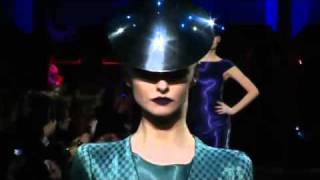 Armani Privé Spring 2011 Haute Couture [www.keepvid.com].mp4