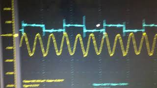 Синус на выходе , резонанс 20,1 на 40,2 KHz, импульсное возбуждение