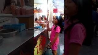 Keisha Nathania - dikerjain penjual es krim Turki @Paris Van Java Bandung