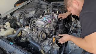 Removing INFINITI M45 Valve Covers