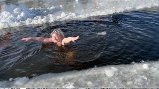 Купання на Водохреще❄️Черкащина святкує Водохреще❄️Winter swimming In Ice hole❄️Канал @zdorovia