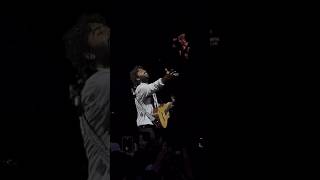 Ilahi mera jee aaye aaye 🤍 - Arijit Singh Live