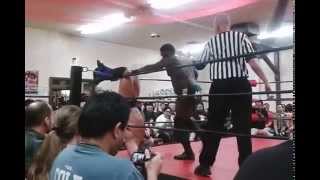 Willie Mack vs Brian cage (clip)