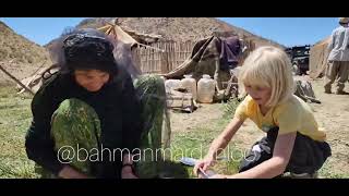 how beautiful a German and a Qashghai woman communicate | nomad Iran, Fars province