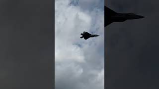 USAF F-22 high speed pass